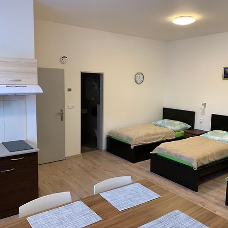 Apartements Studio 964 Libeznice ภายนอก รูปภาพ