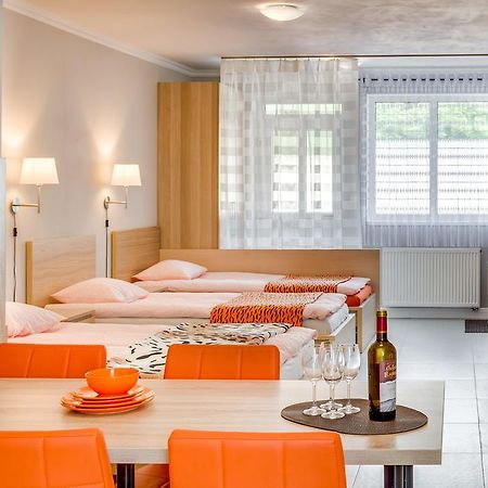 Apartements Studio 964 Libeznice ภายนอก รูปภาพ