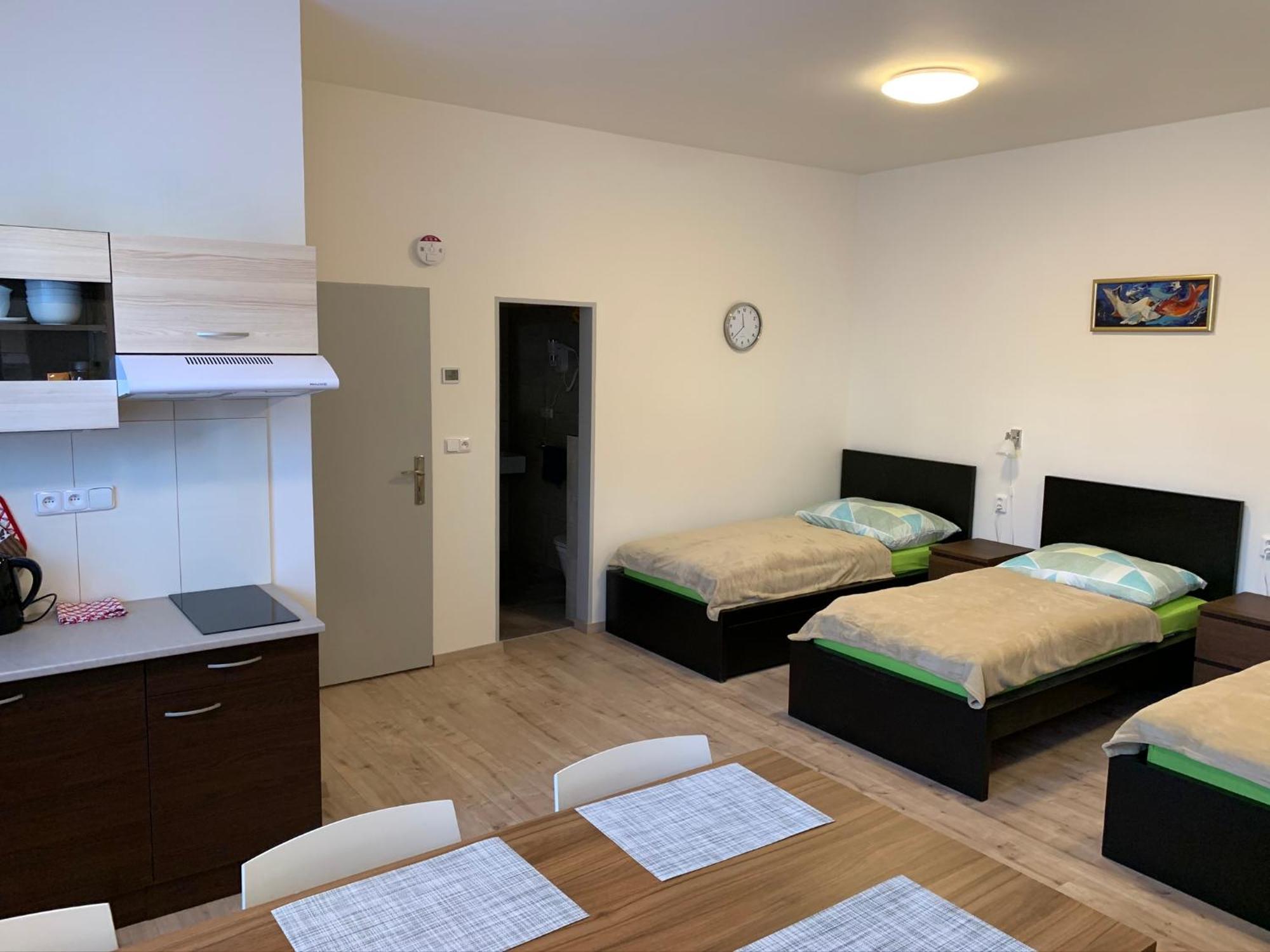 Apartements Studio 964 Libeznice ภายนอก รูปภาพ