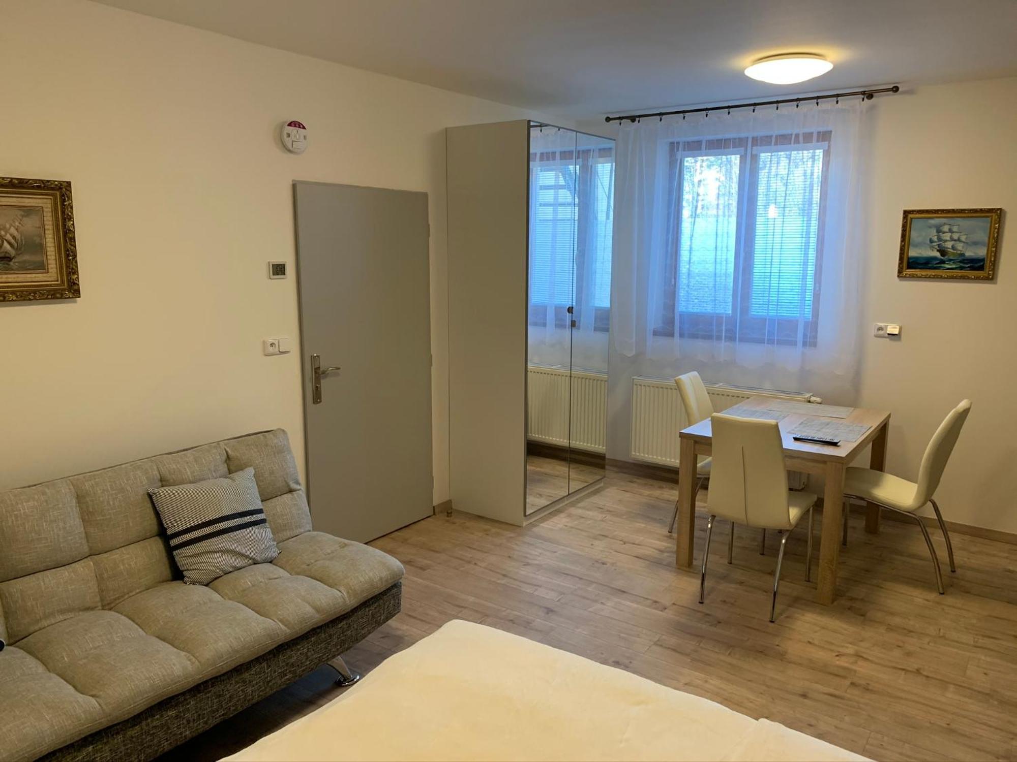 Apartements Studio 964 Libeznice ภายนอก รูปภาพ