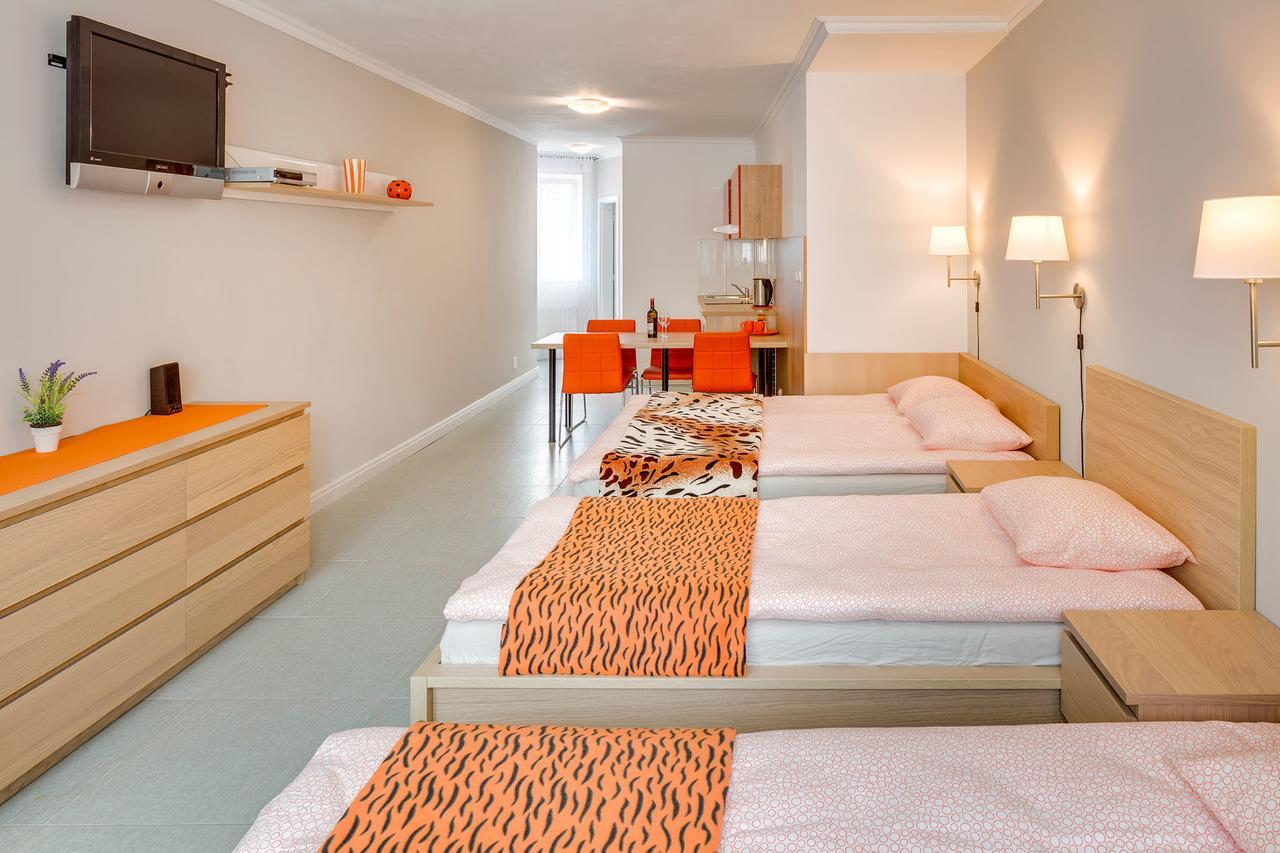 Apartements Studio 964 Libeznice ภายนอก รูปภาพ